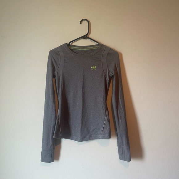 Abercrombie & Fitch Scuba Long Sleeve T-Shirt - Picture 1 of 2